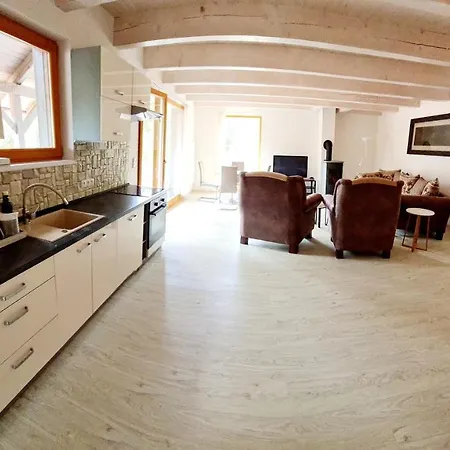 Eliska Hrdlicka, U Prahy Ferienhaus *