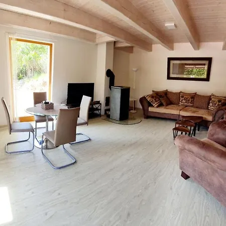 Eliska Hrdlicka, U Prahy *