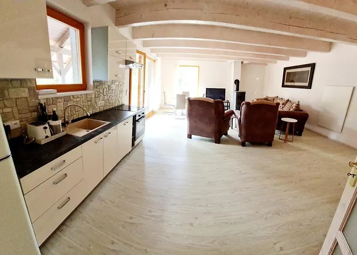 Eliska Hrdlicka, U Prahy Hébergement de vacances *