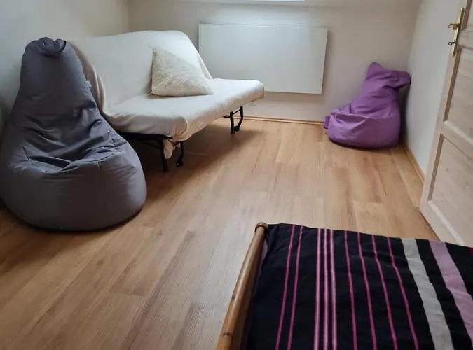 Eliska Hrdlicka, U Prahy Dom wakacyjny