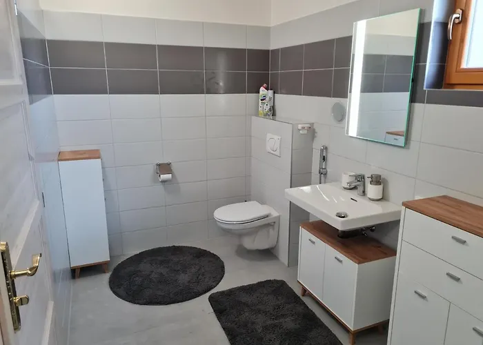 Eliska Hrdlicka, U Prahy Cim